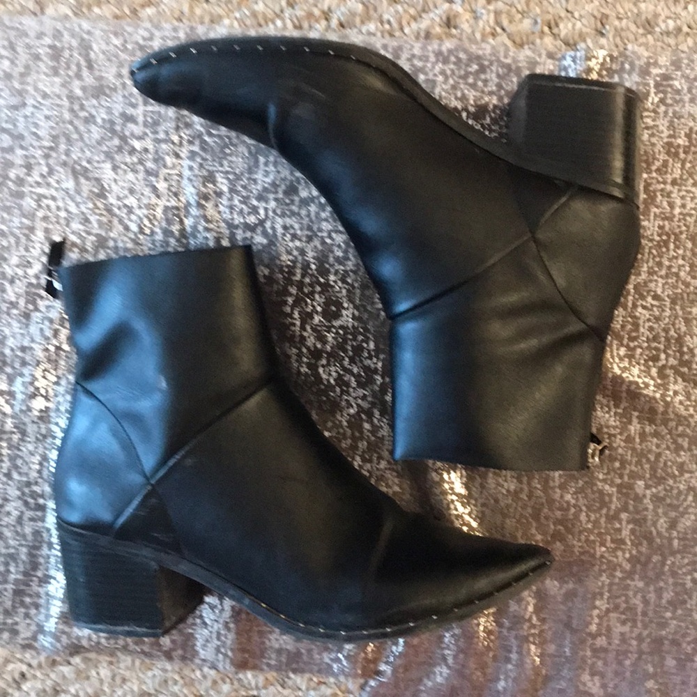 American Eagle Black Pointed Toe Bootie